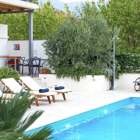 Beautiful 100m From The Sea, Cleaning Included Villa Kastela