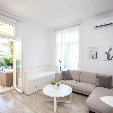 Beautiful 100m From The Sea, Cleaning Included Villa Kastela
