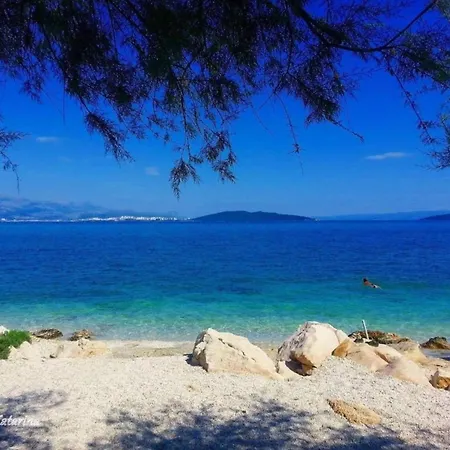 Beautiful 100m From The Sea, Cleaning Included *