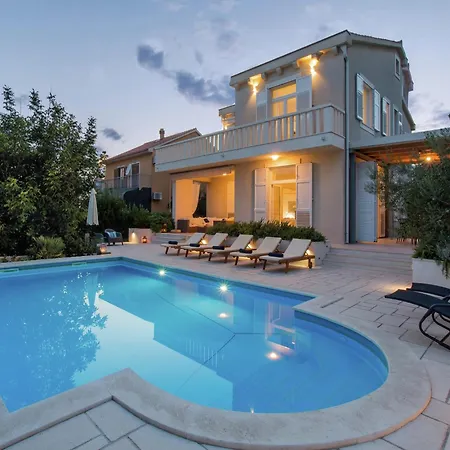 Beautiful 100m From The Sea, Cleaning Included Villa *