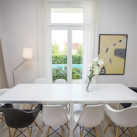 Villa Beautiful 100m From The Sea, Cleaning Included Kastela